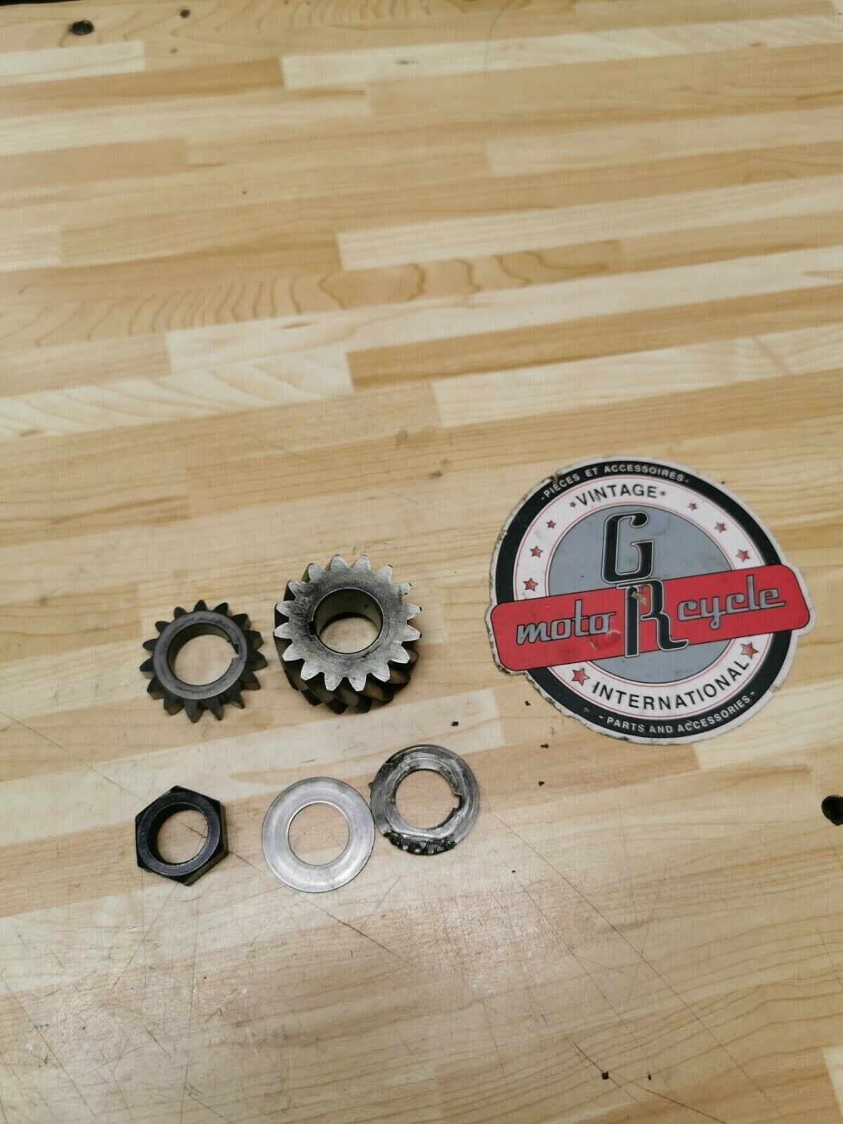 Suzuki DR100 1985 primary and oil pump drive gear 16321-05201