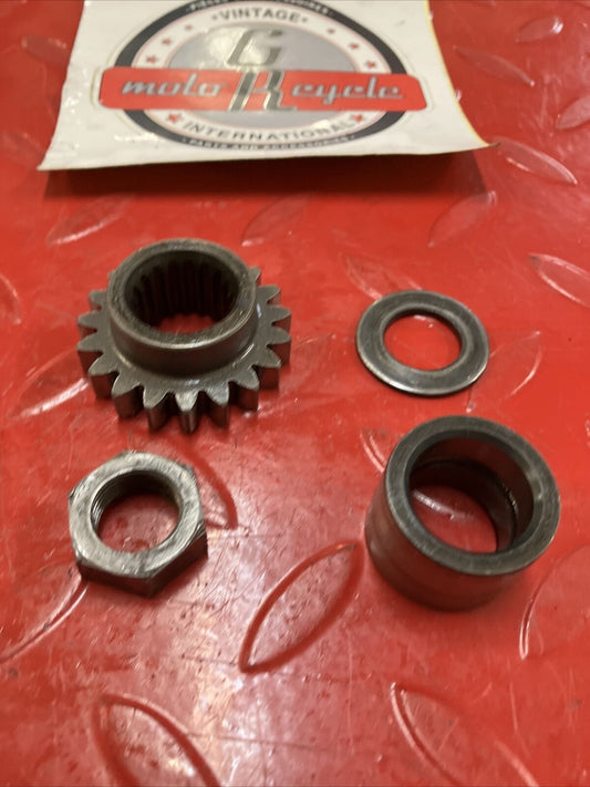 Suzuki RM125 1987 crankshaft primary drive gear