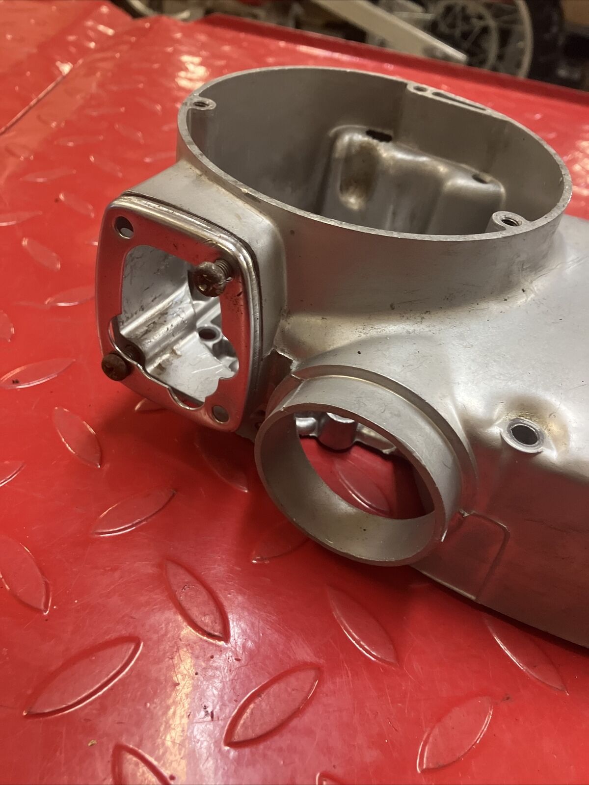Suzuki RV90 1976 right crankcase clutch cover