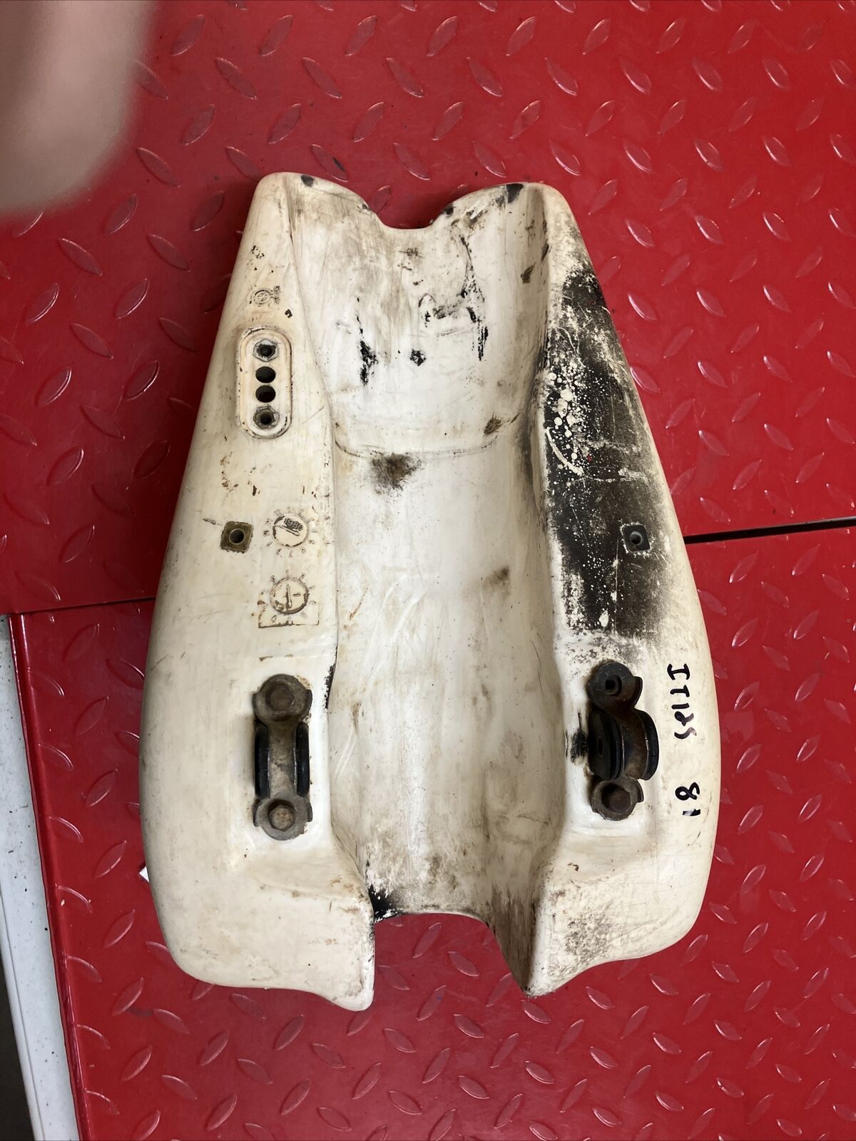 Yamaha IT125 1981 fuel tank gas petrol reservoir