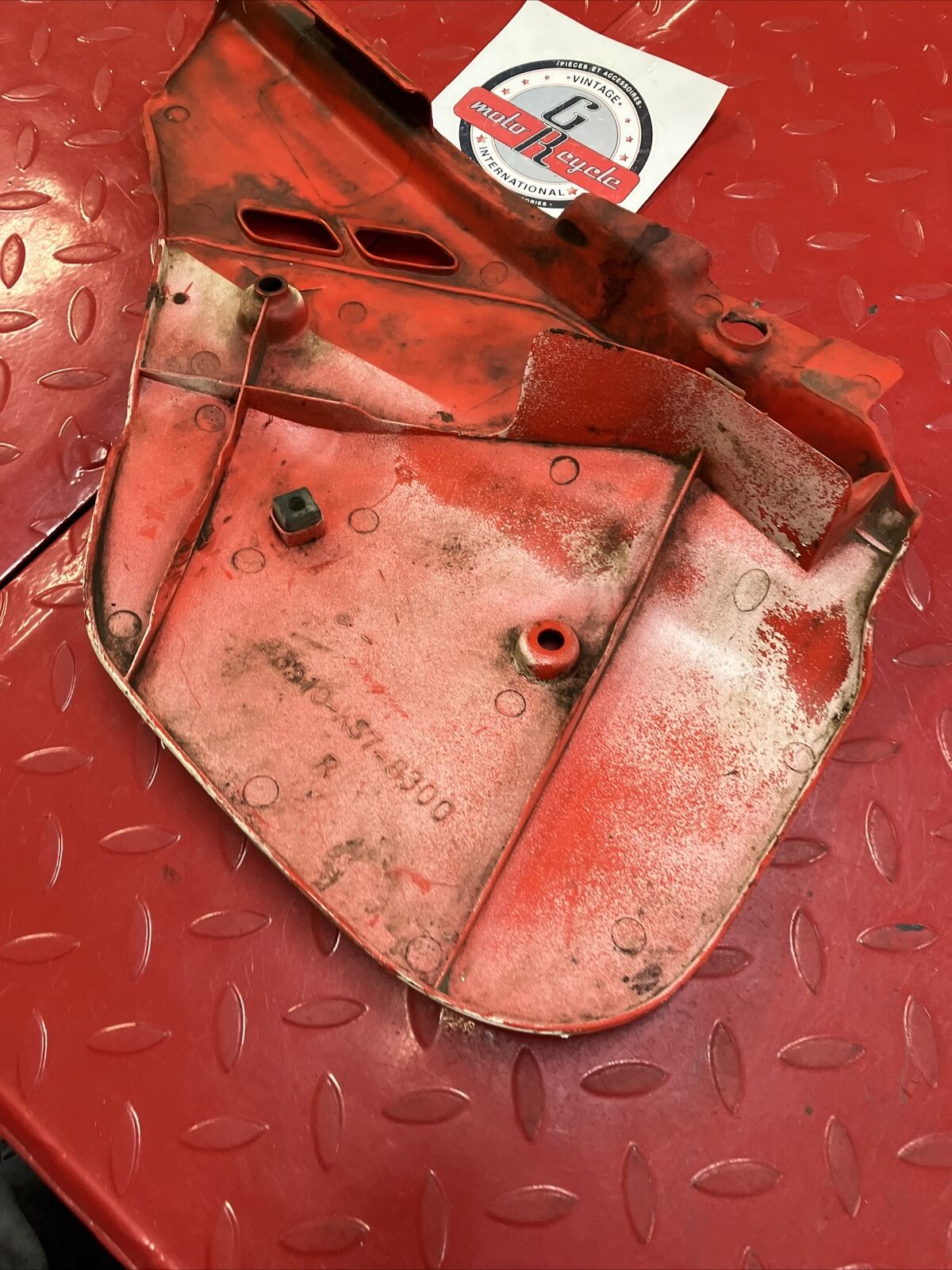 Honda CR250R 1988 right side cover panel