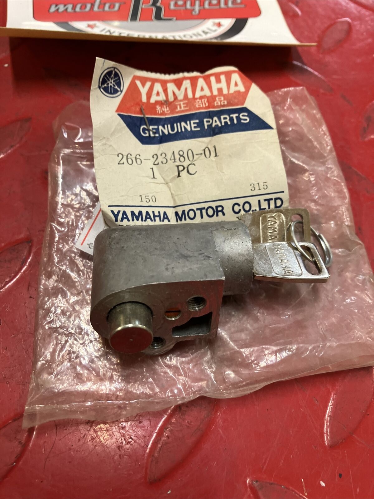 NOS Yamaha DT100 DX100 RD60 RX50 U5 U7E YJ1 STEERING LOCK 266-23480-01 Y25