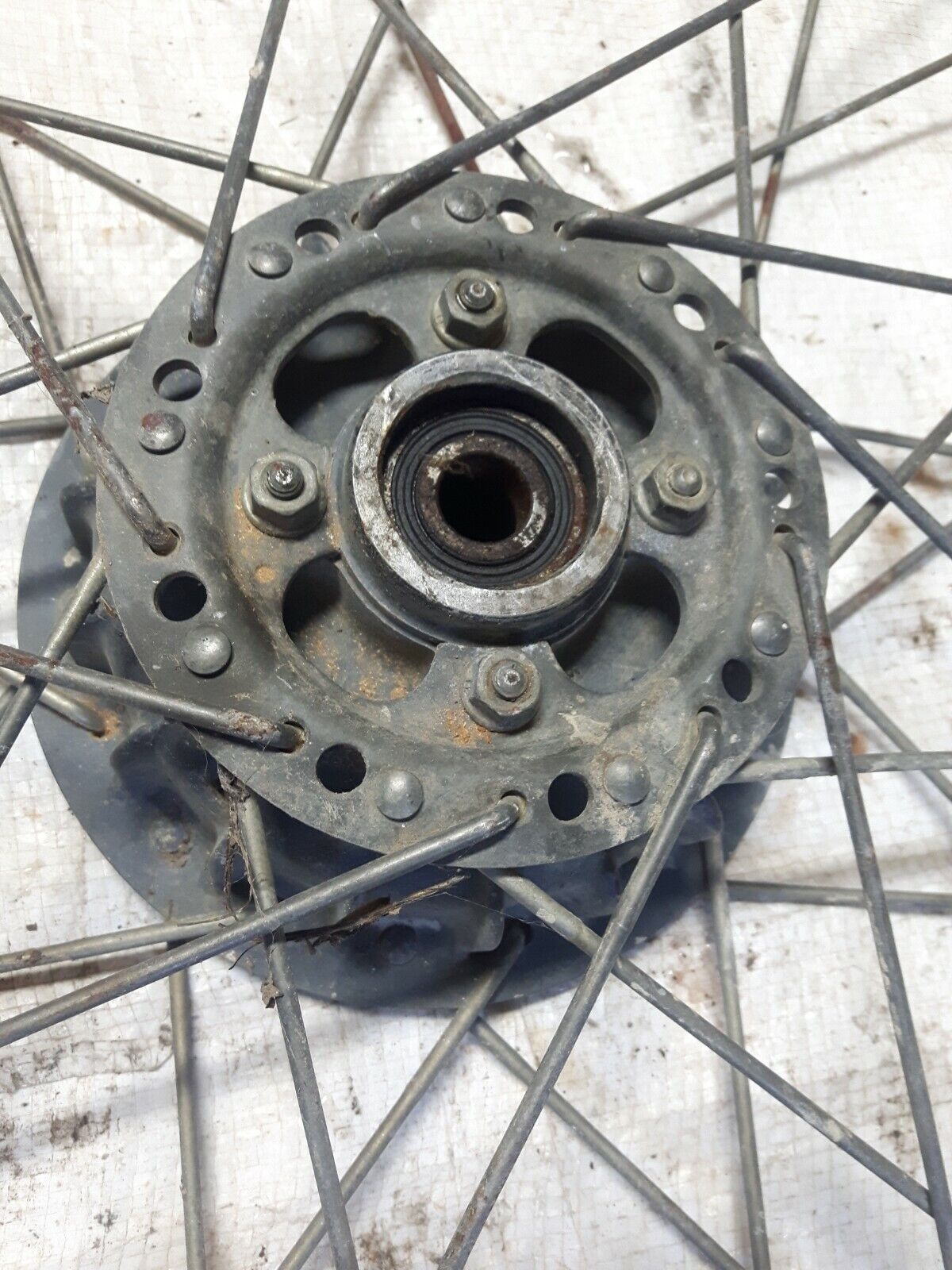 Honda XR200R 1983 front wheel rim hub 44601-KB9-010 .