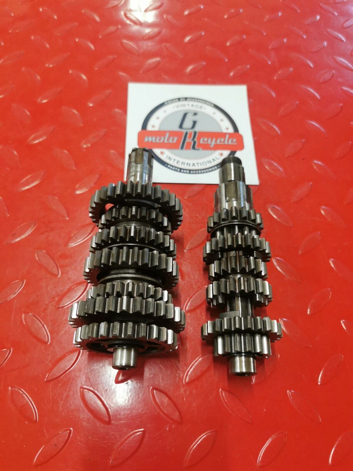 Honda CR125R 1982 transmission main counter input output shaft 23210-KA3-010 3