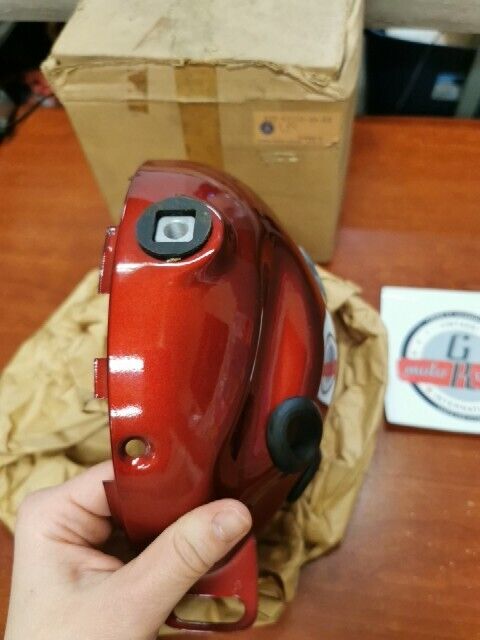 NOS Yamaha 1976 XS650 HEADLIGHT BODY 533-84330-40-63 SUB 584-84330-61-63 Y128