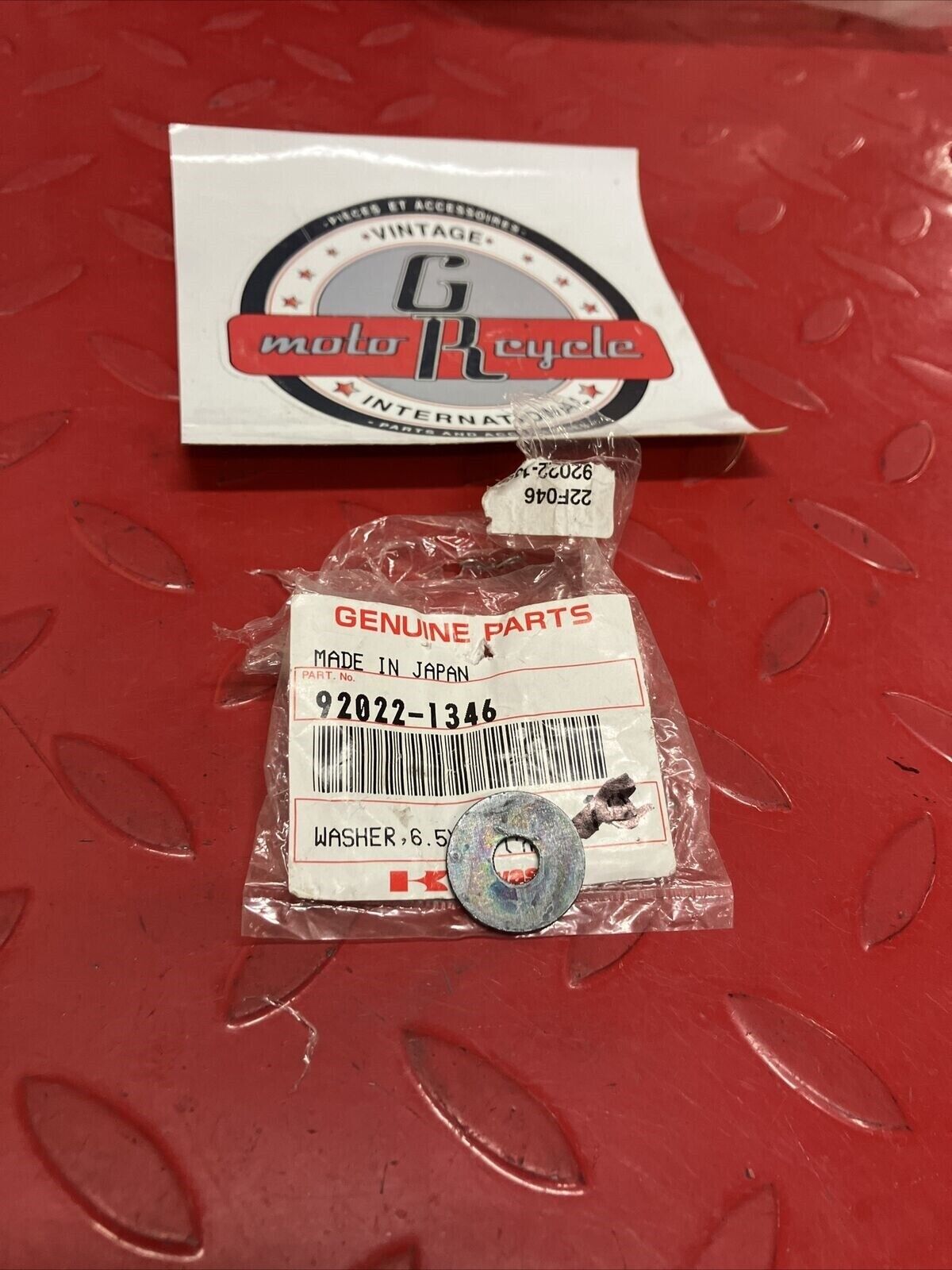 NOS KAWASAKI WASHER 6.5X20X1.6 BLACK 92022-1346 K15