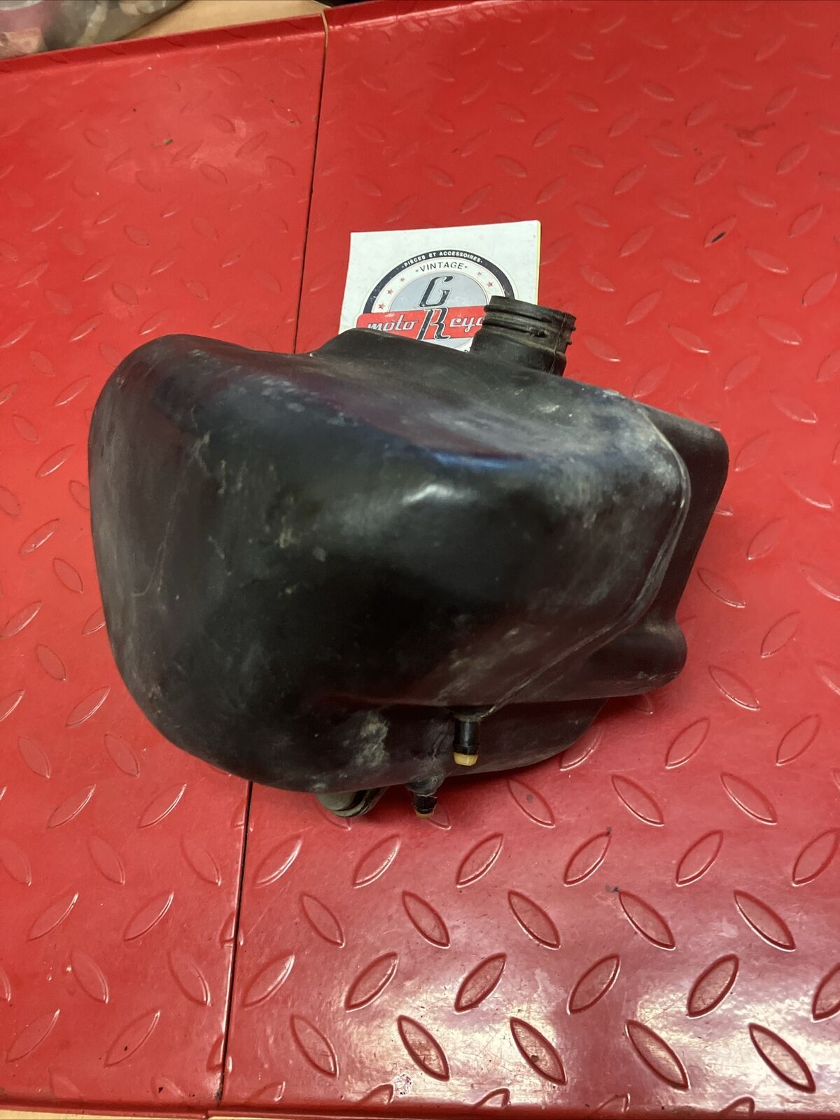 Suzuki RV90 1975 Fuel tank gas petrol reservoir
