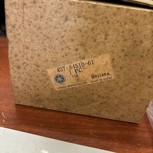 NOS Yamaha TAIL LAMP UNIT 437-84510-61 SUB 437-84510-60-00 437-84510-62-00 Y172