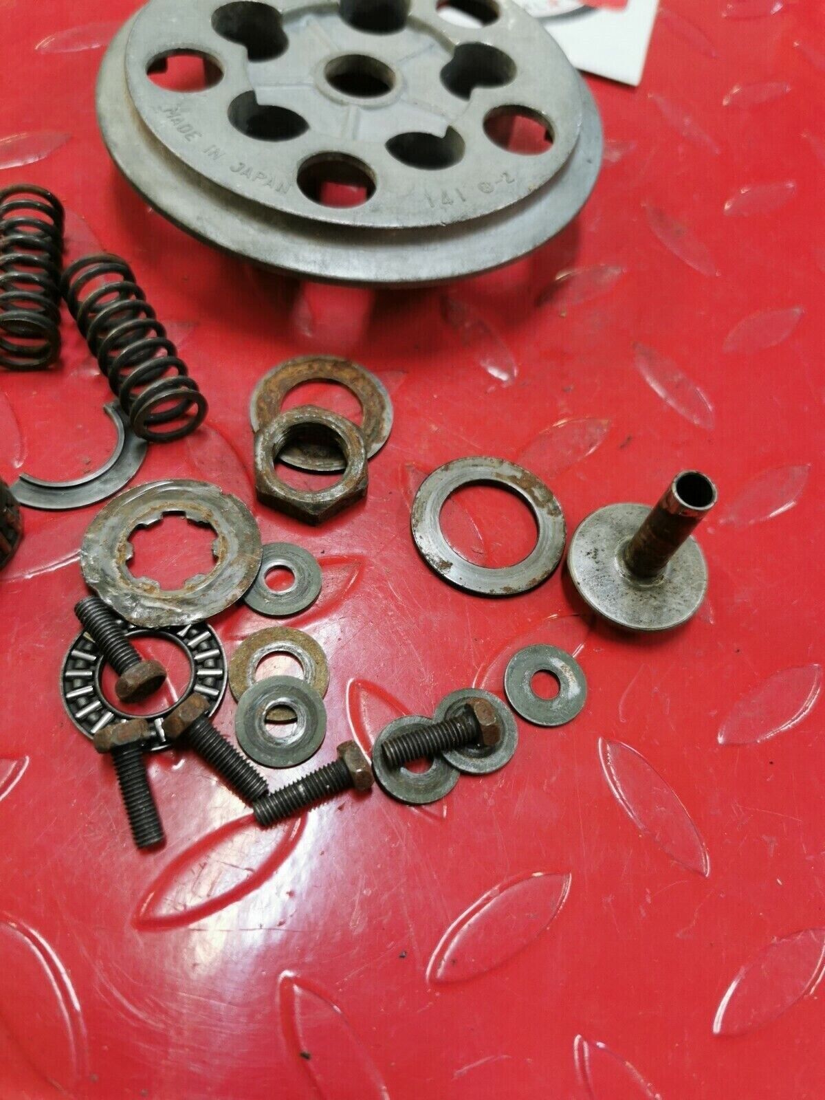 Suzuki RM125 1982 clutch parts pressure plate