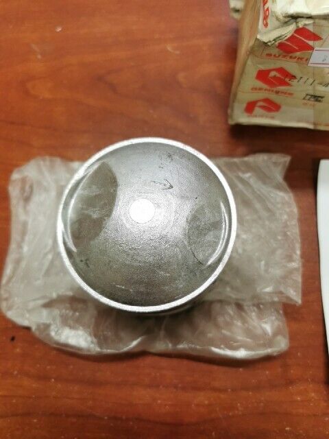 NOS Suzuki 1979 - 1981 GS1000 PISTON (STD) 12111-49001 S33
