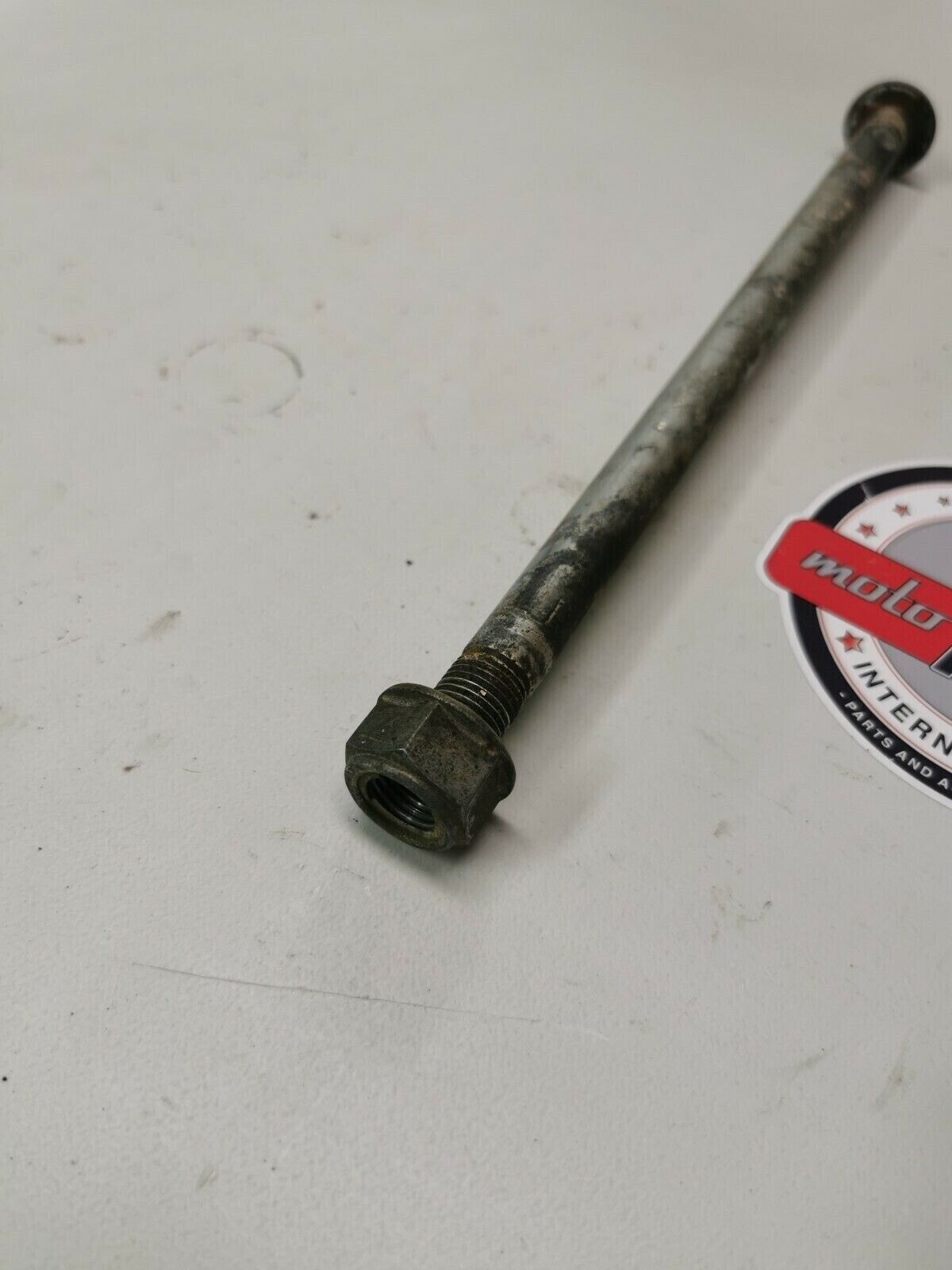 Honda XR200R 1984 swingarm rear swinging arm pivot bolt axle spindle 1984 - 1991