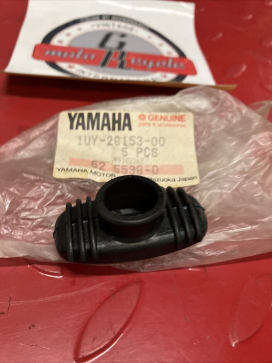 NOS YAMAHA LEVER GRIP 1UY-26153-00-00 Y64