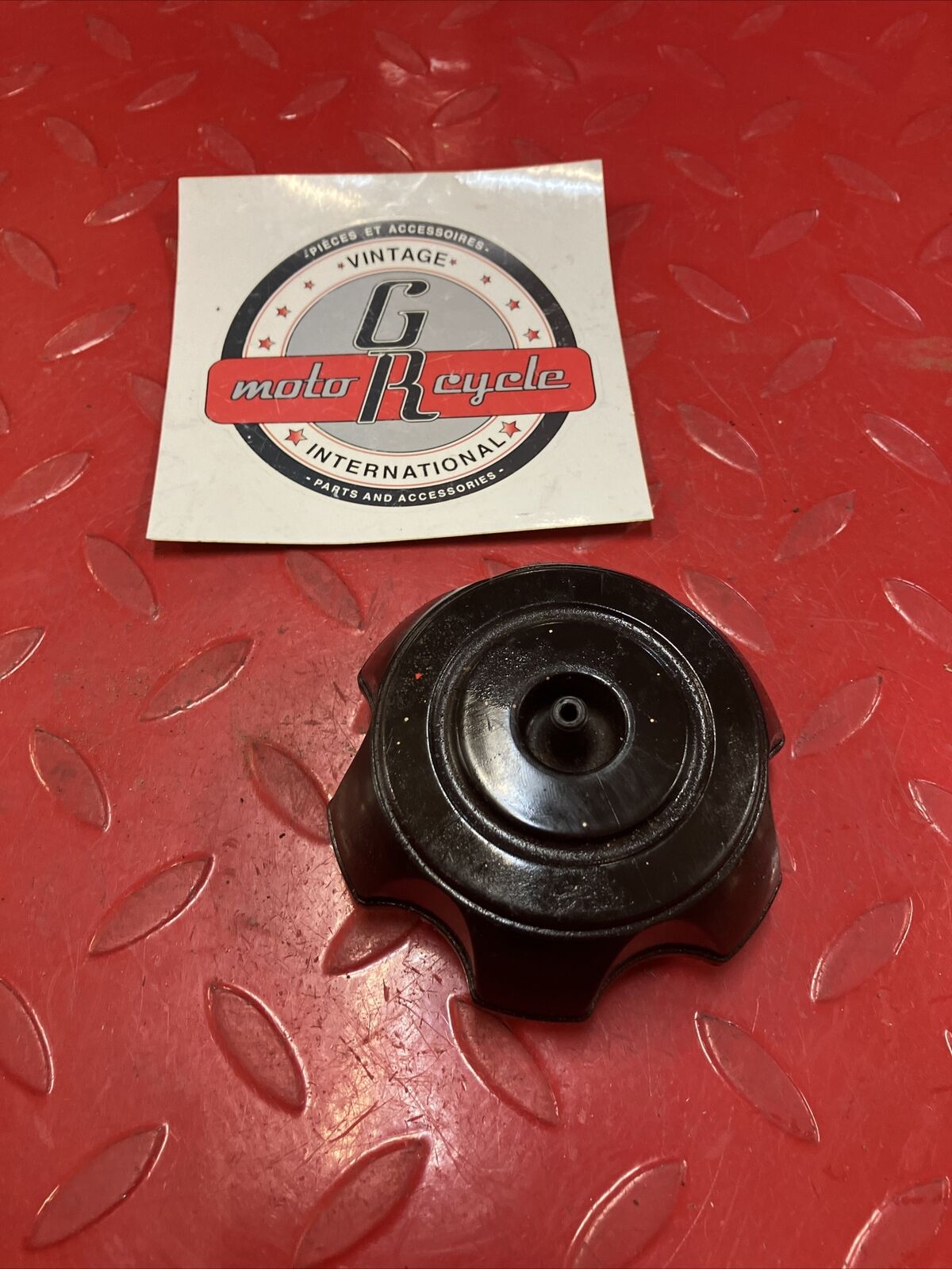 Honda XR200R 1996 fuel tank cas petrol reservoir cap