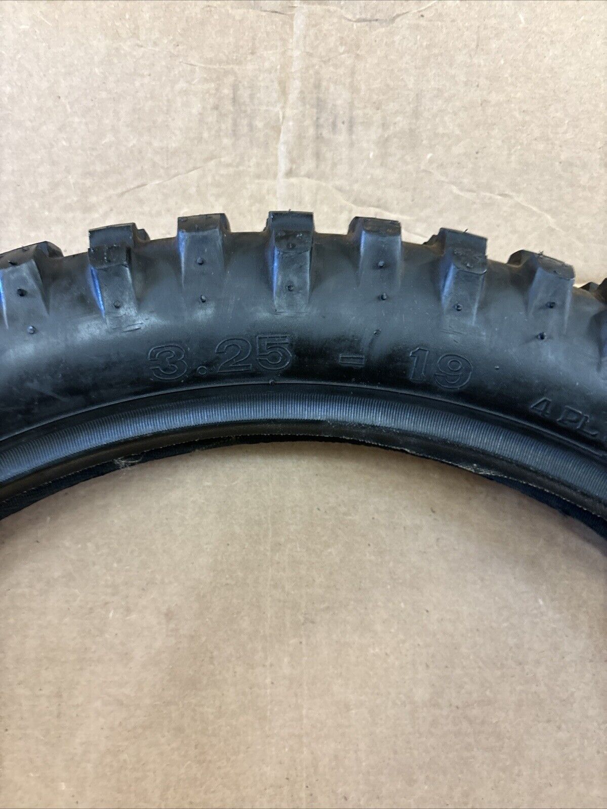 NOS CHENG SHIN C-163 TIRE 3.25X19