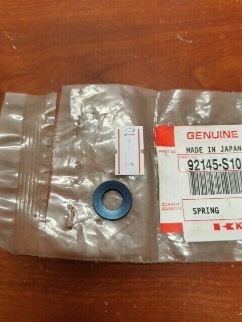 NOS Kawasaki 2003 - 2006 KSF400-A KFX400 SPRING 92145-S105 K37