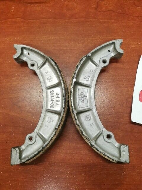 NOS Yamaha BRAKE SHOE KIT 256-25130-00-00 SUB 1JN-W2535-00-00 3HT-W2535-0 Y140