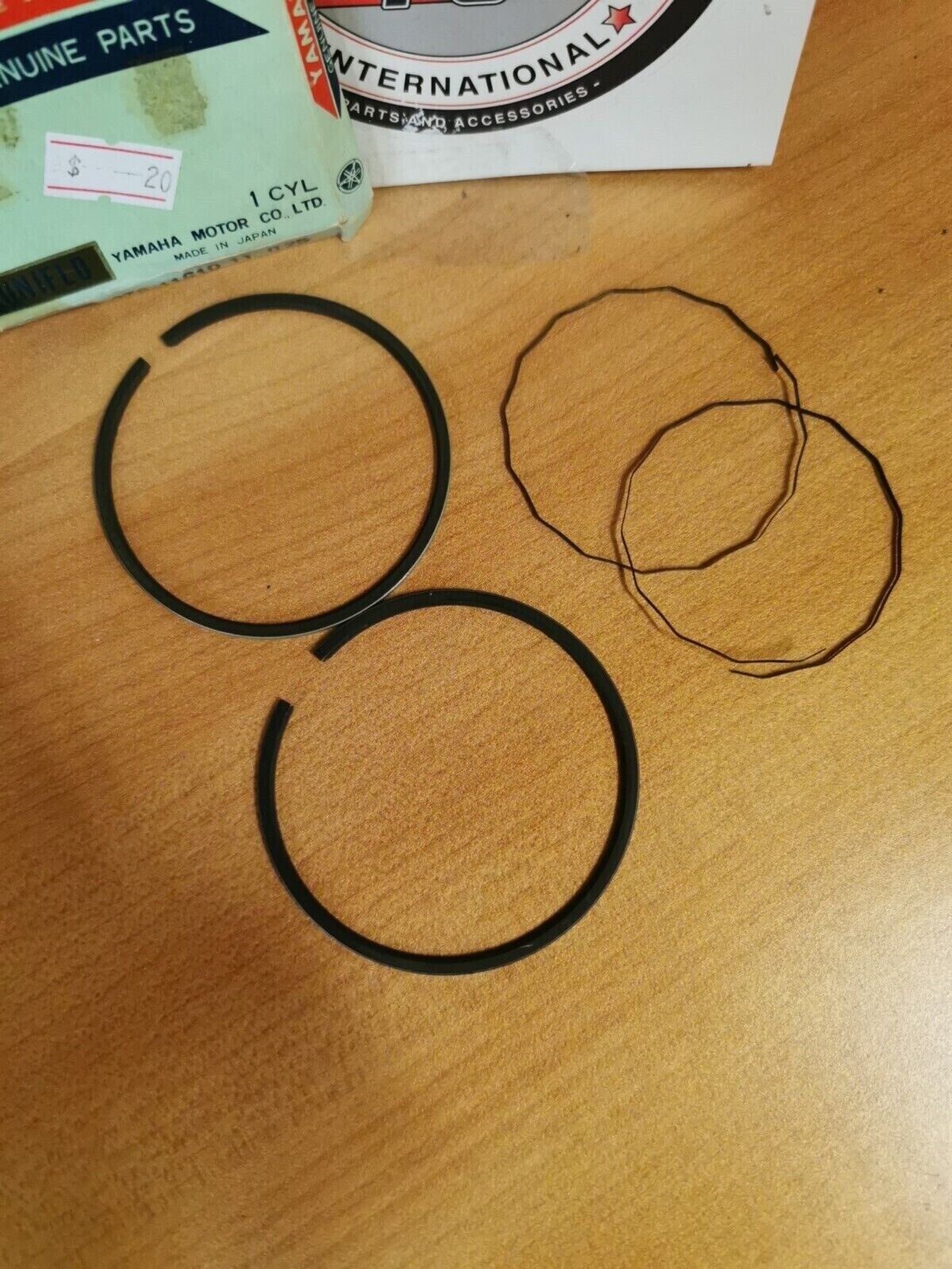 NOS YAMAHA R5 1970 - 1972 PISTON RING SET 1ST 0.25 278-11610-11-00 Y48