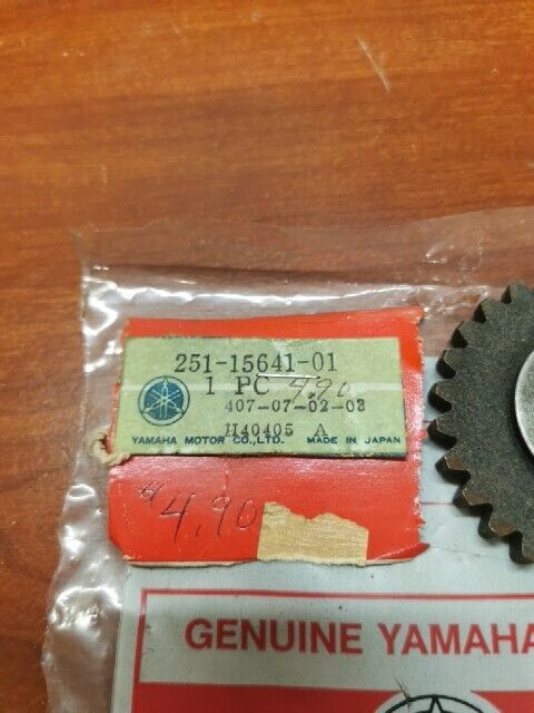 NOS Yamaha AT1 CS5 CT1 HT1 LT2 LT3 LTMX RD200 KICK GEAR 251-15641-01-00 Y124