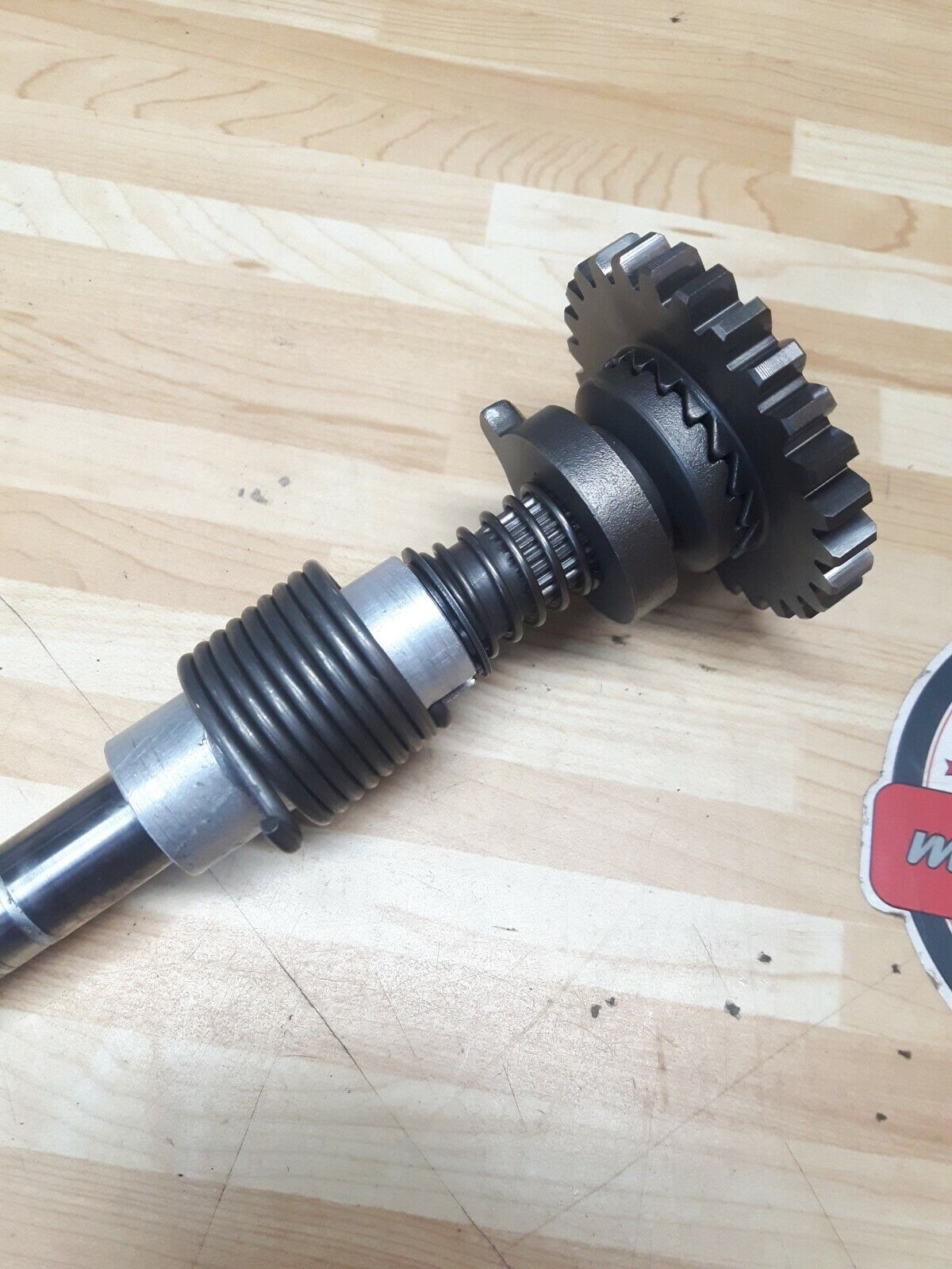 Honda CR125R 1981 kickstarter kick starter spindle shaft gear 28210-KA3-000 2