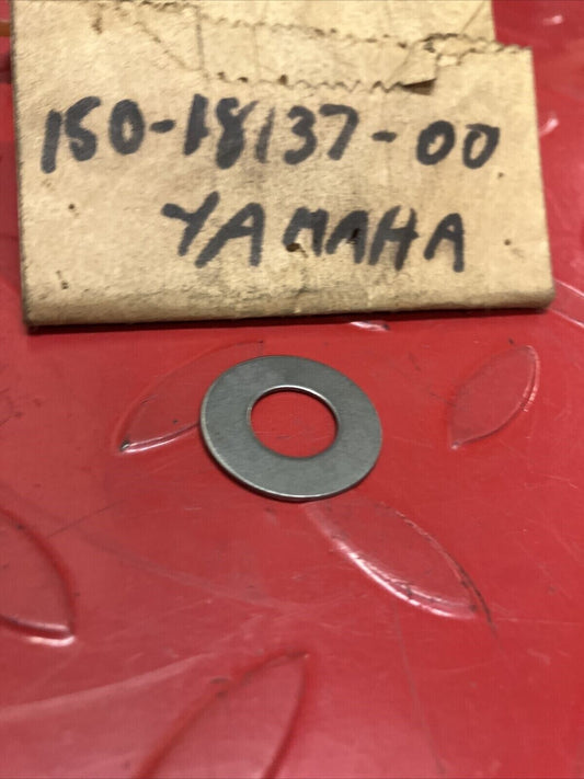 NOS YAMAHA WASHER PLATE 150-18137-00-00 SUB BY 90201-12186-00 Y63