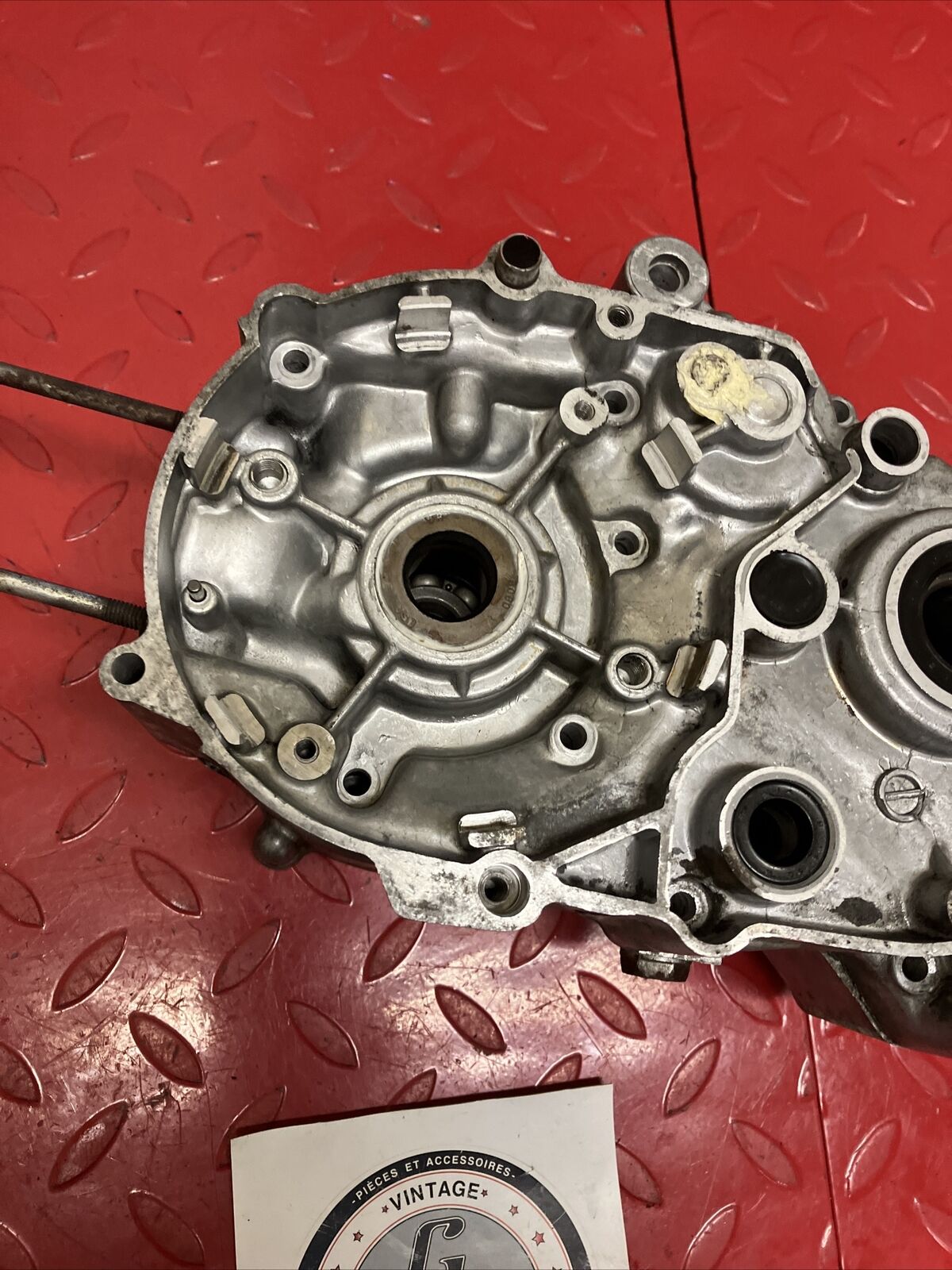Yamaha U7E 1972 V70 left right crankcase set