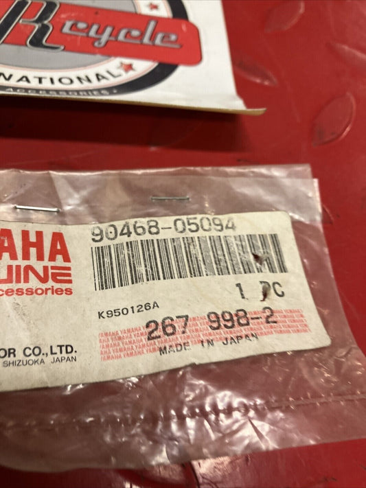 NOS YAMAHA CLIP 90468-05094-00 Y62