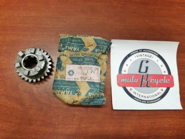 NOS Yamaha 1974 - 1976 RD200 3RD WHEEL GEAR 397-17231-00-00 Y141