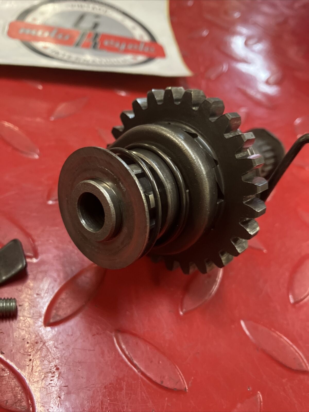 Suzuki RM125 1985 kickstarter kick starter spindle shaft idle gear 1984