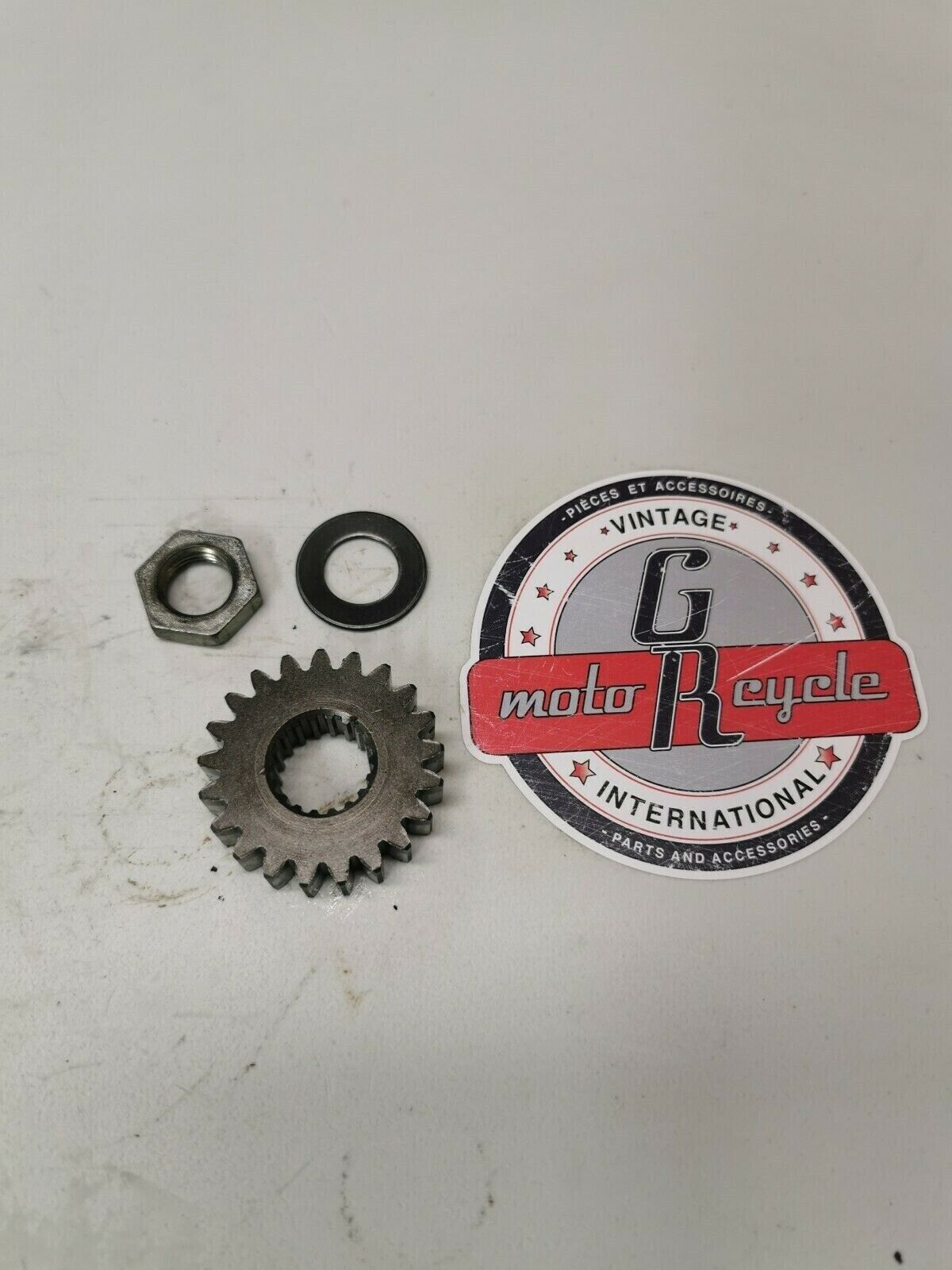 Suzuki PE175 1982 crankshaft primary drive gear 1978 1979 1980 1981 1983 1984