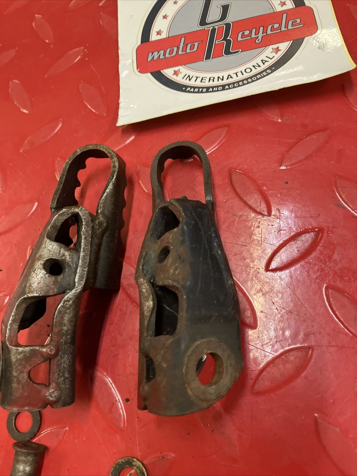 Honda CR125R 1989 left right footpeg footrest 50616-KS7-831 CR250R CR500R