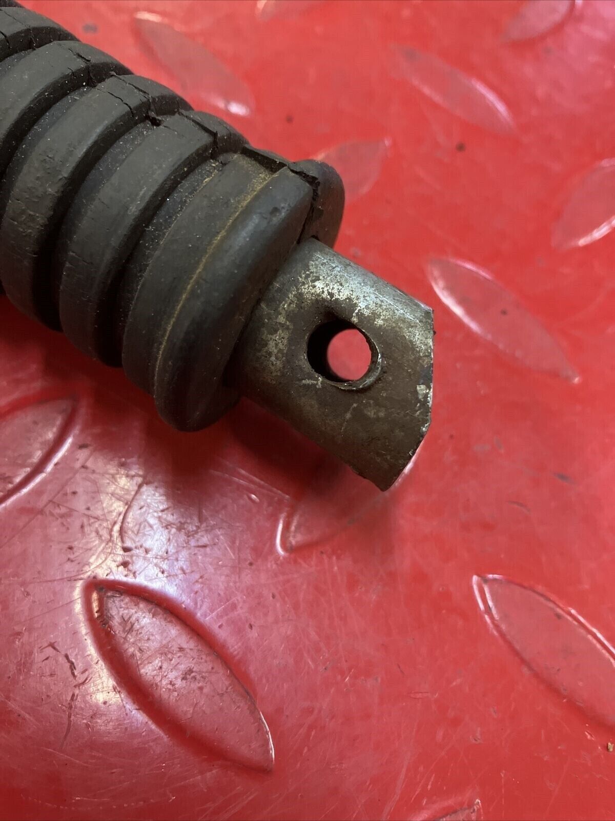 Yamaha RD400 1977 rear footrest footpeg foot peg rest step set 1976