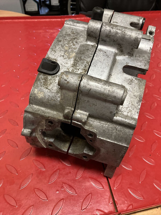 Suzuki RV90 1973 crankcase set left right
