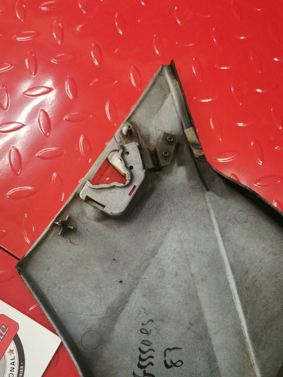 Suzuki GS550ES 1983 left side cover panel fairing