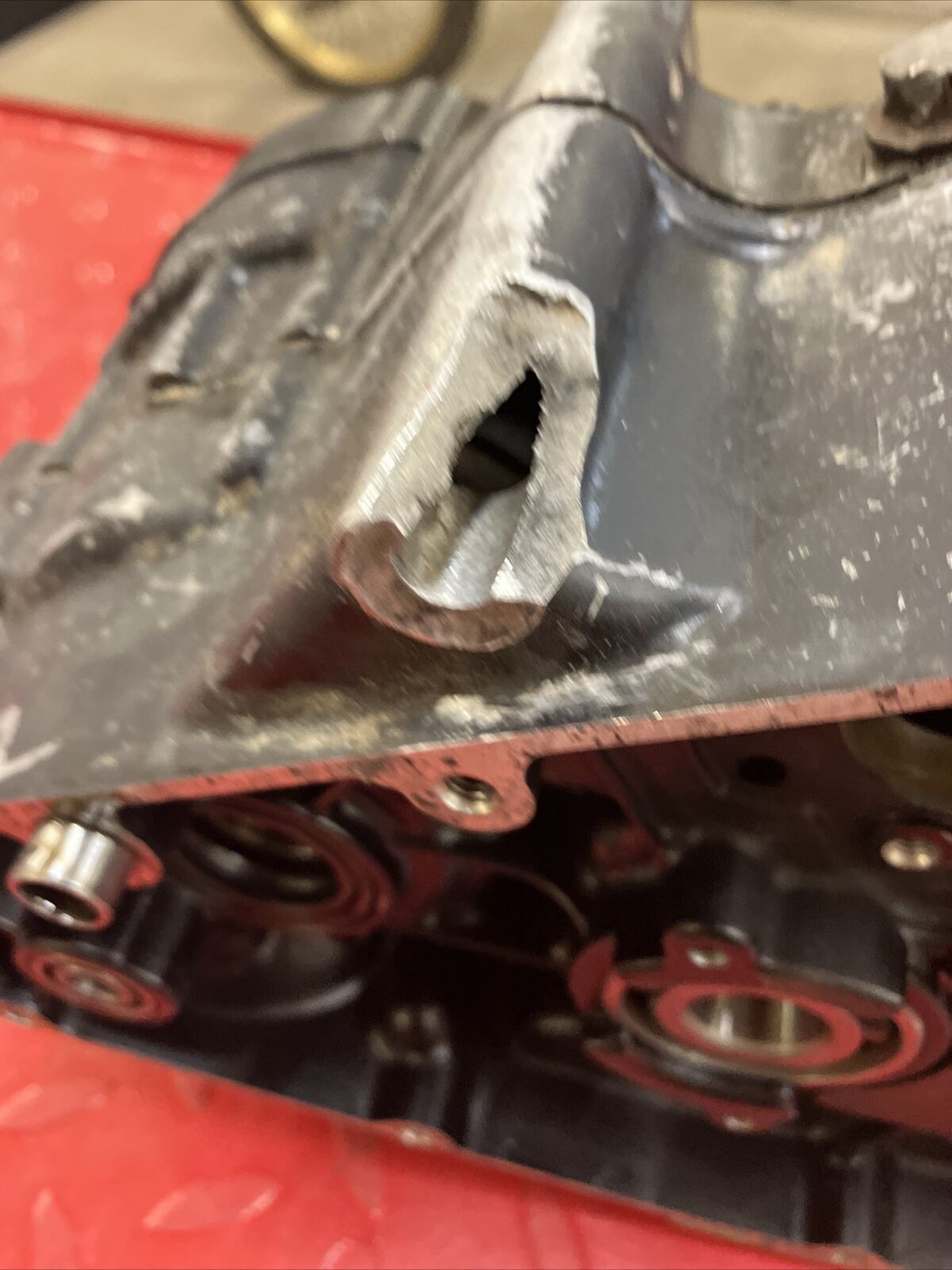 Suzuki RM125 1982 crankcase set left right