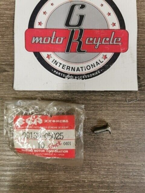 NOS SUZUKI DR800S DR800S DR800SU GSF1200 GSF600S SCREW 5X14 09139-05025 S46