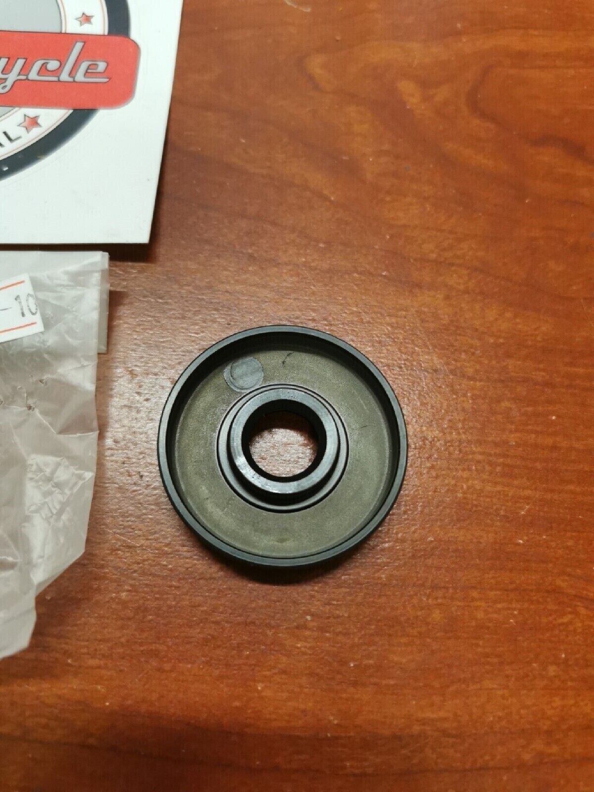 NOS Yamaha OIL SEAL 93102-15267-00 Y68