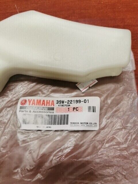 NEW NOS Yamaha IT200 TT225 YZ125 YZ250 YZ490 CHAIN SUPPORT 39W-22199-01-00 Y107