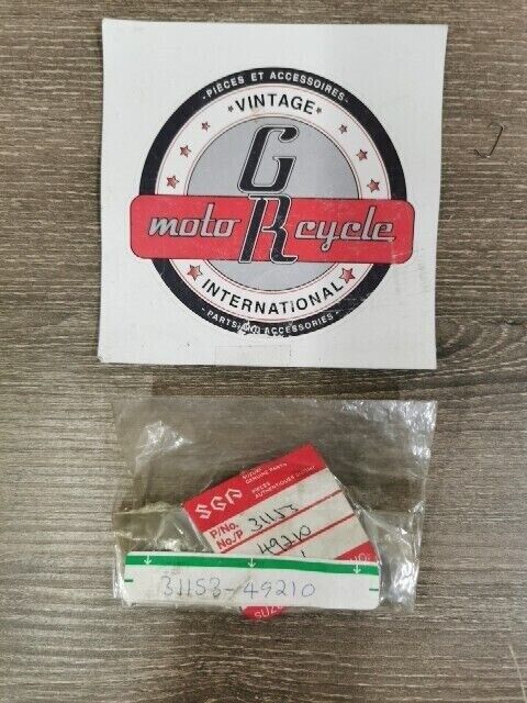 NEW NOS SUZUKI AN250 AN400 AN400A DR800S GN250 GS1100E SEAL OIL 31153-49210 S53