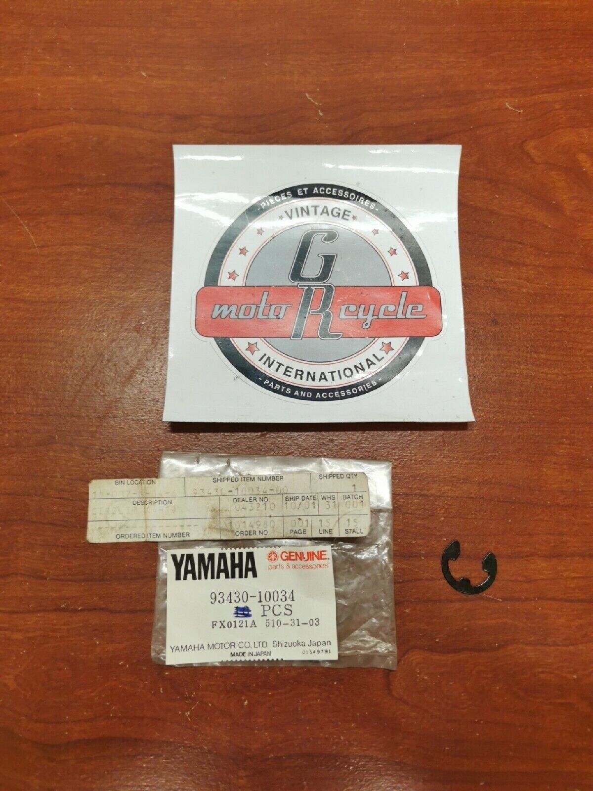 NOS Yamaha CIRCLIP 93430-10034-00 SUB. 99006-10600-00 Y71