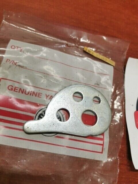 NOS Yamaha IT175 DT125 CHAIN PULLER 1W2-25389-00-00 SUB 1W2-25389-01-00 Y131