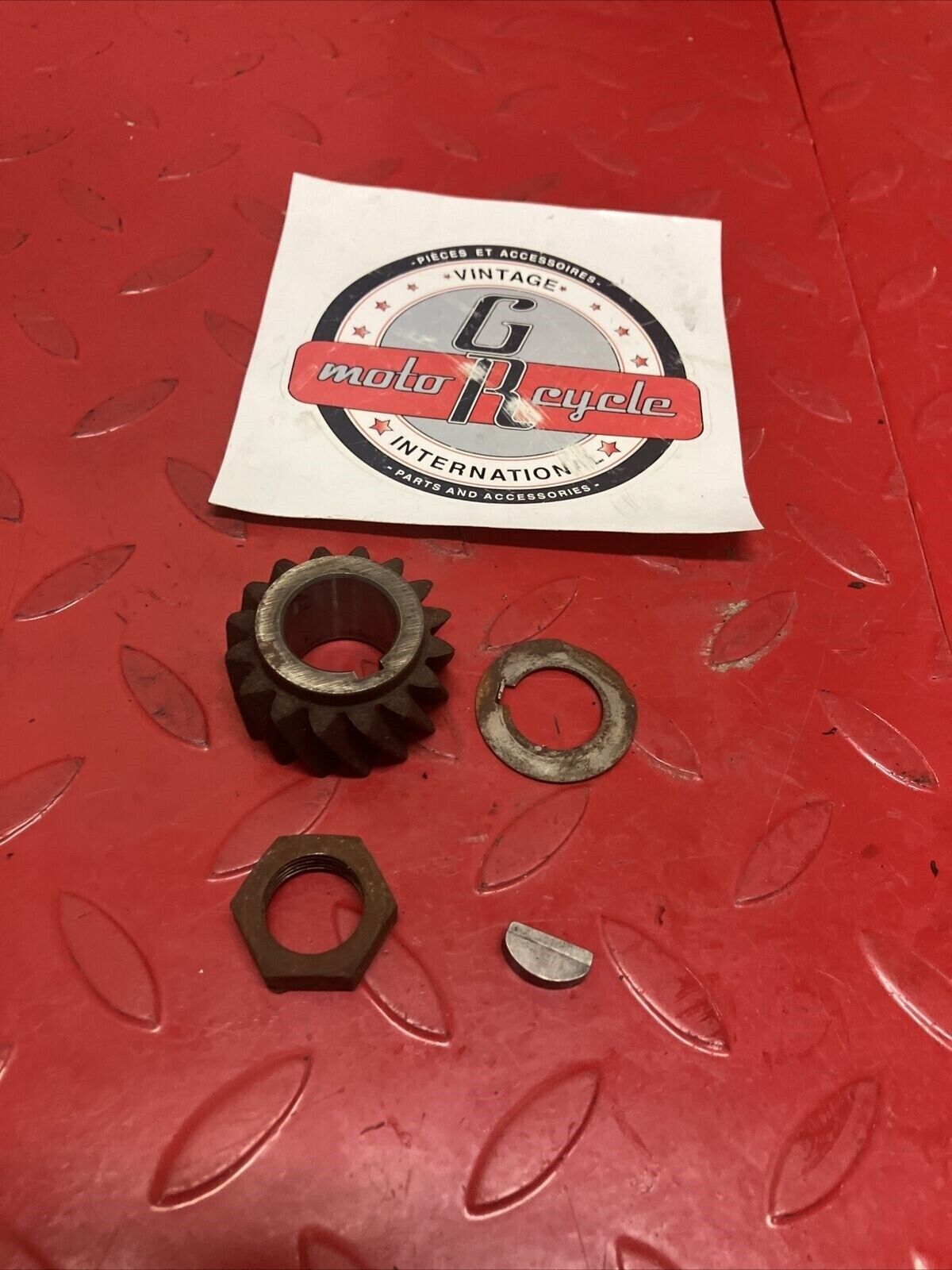 Suzuki TS125 1977 primary drive gear nut washer