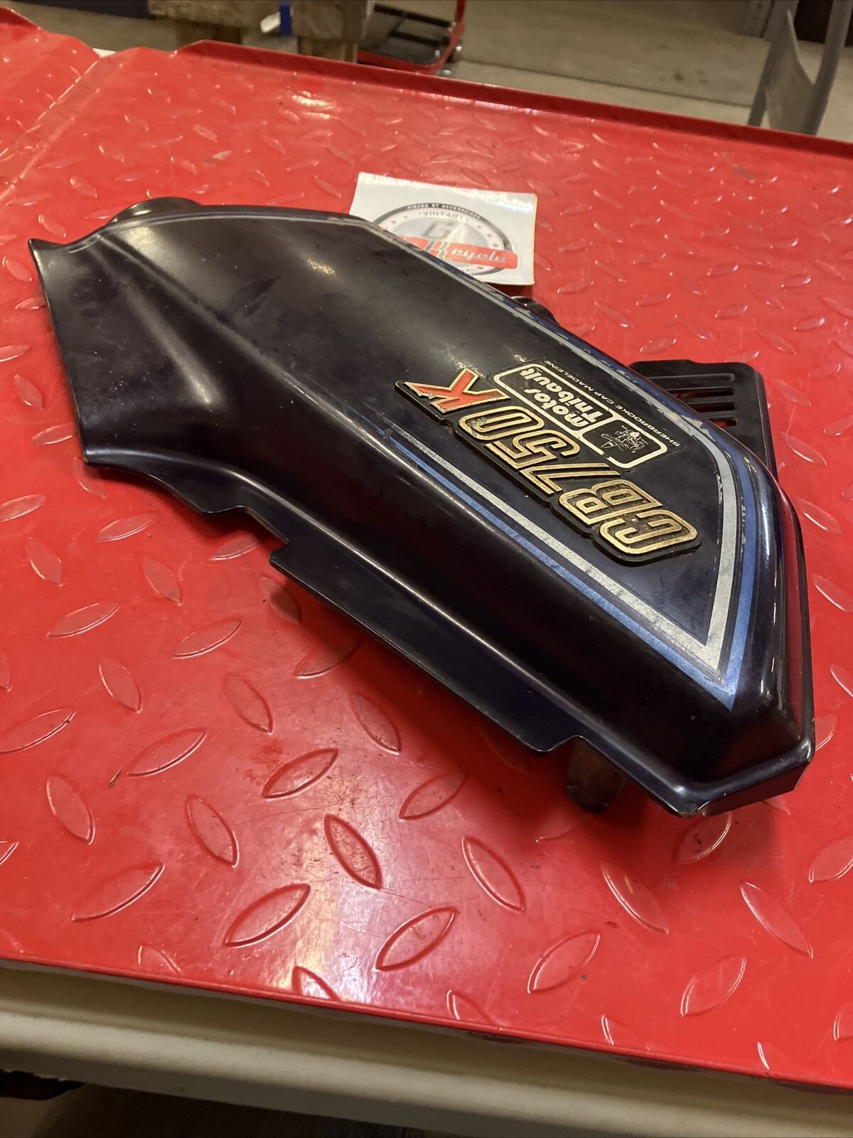 Honda CB750K 1982 right side cover panel fairing