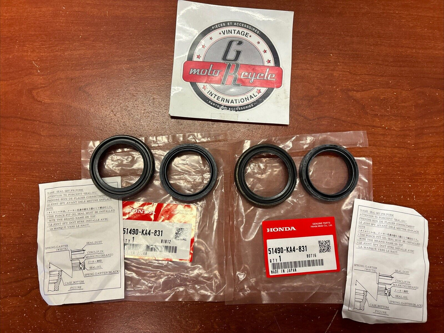 NOS Honda CR125R CR250R XR600R XR650L FRONT FORK SEAL SET 51490-KA4-831 H139