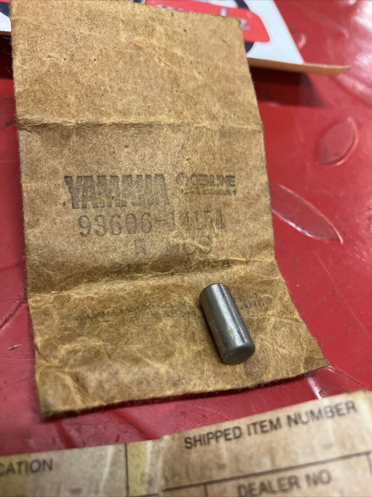NOS YAMAHA PIN 93606-14154-00 Y67