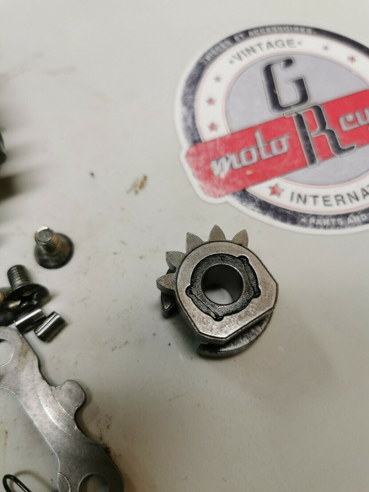 Suzuki RM125 1984 transmission gearshift gear shift drum cam gear stopper arm