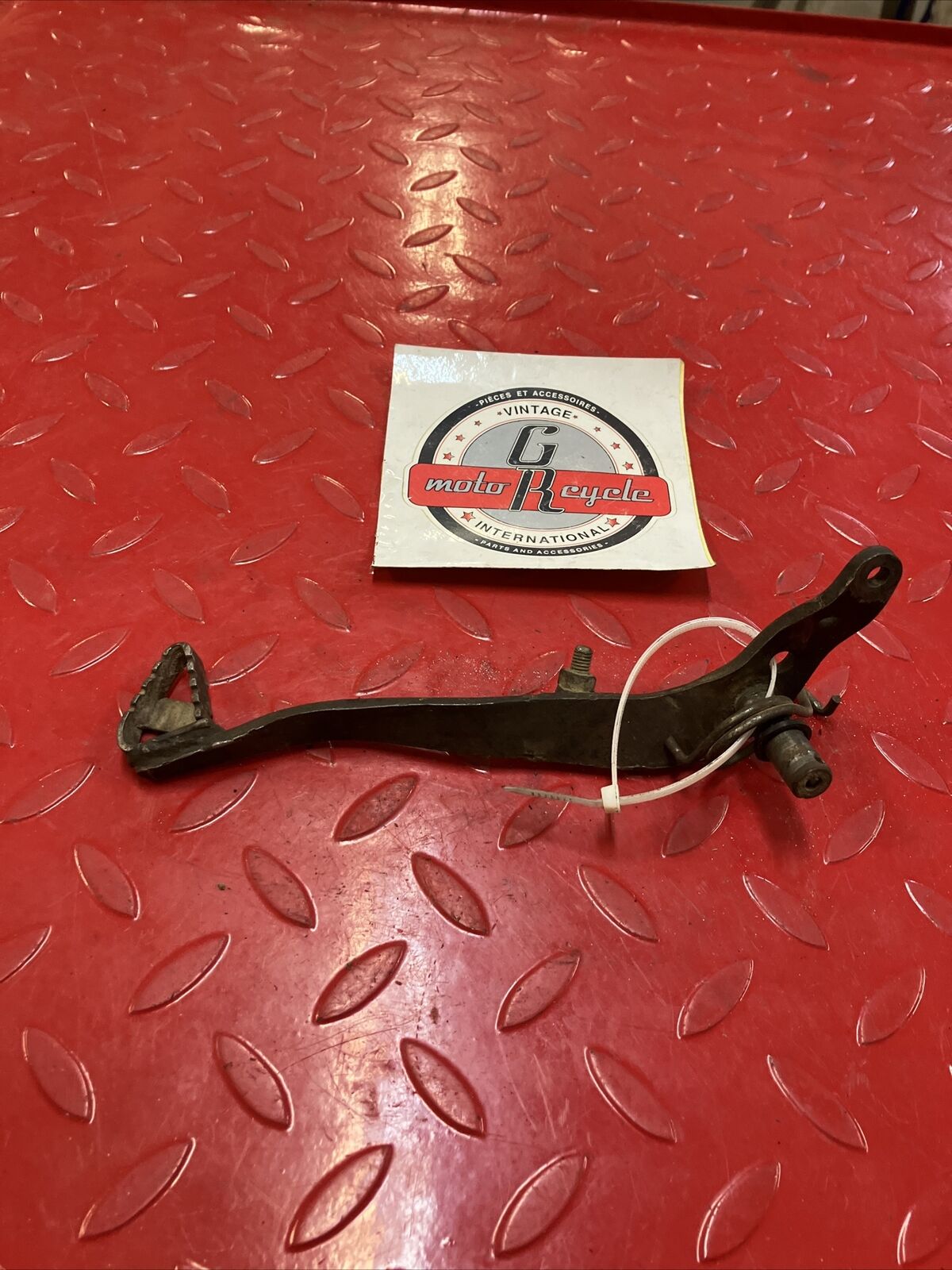 Suzuki RM125 1982 rear brake pedal lever arm spring