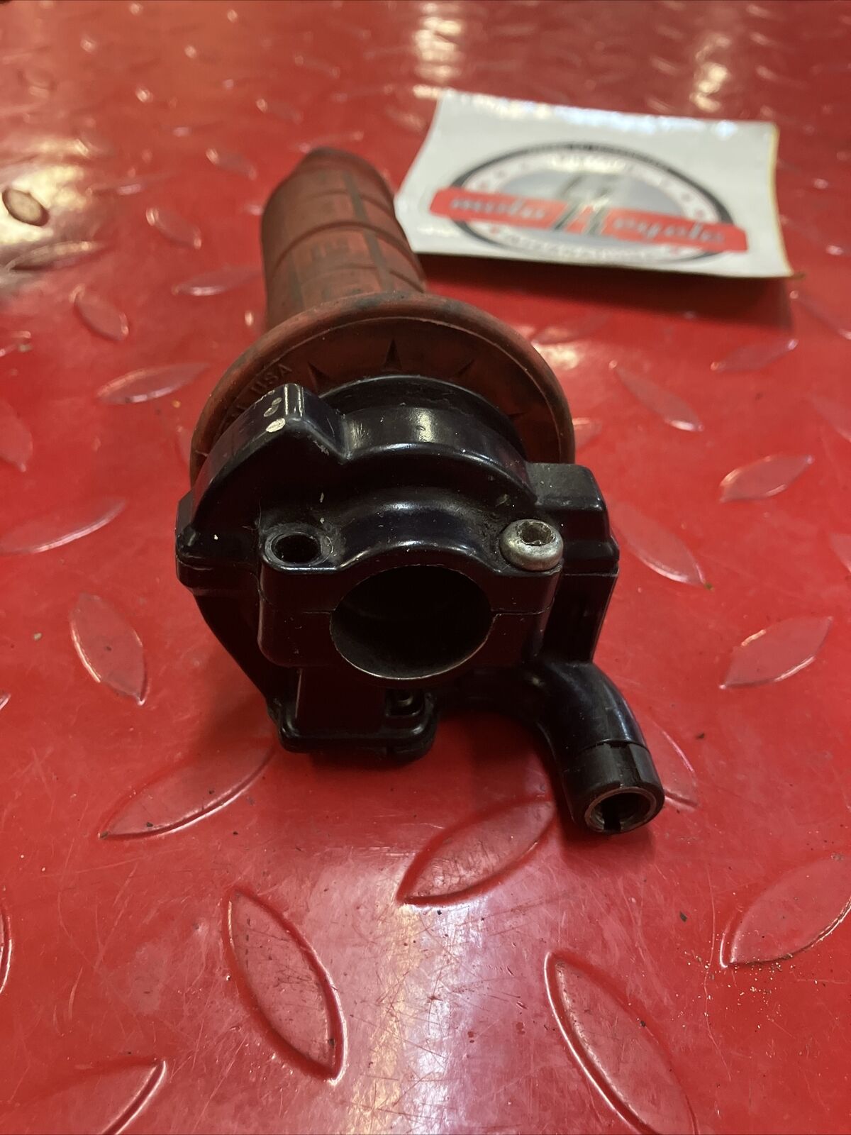 Suzuki RM125 1985 twist throttle housing case 1984