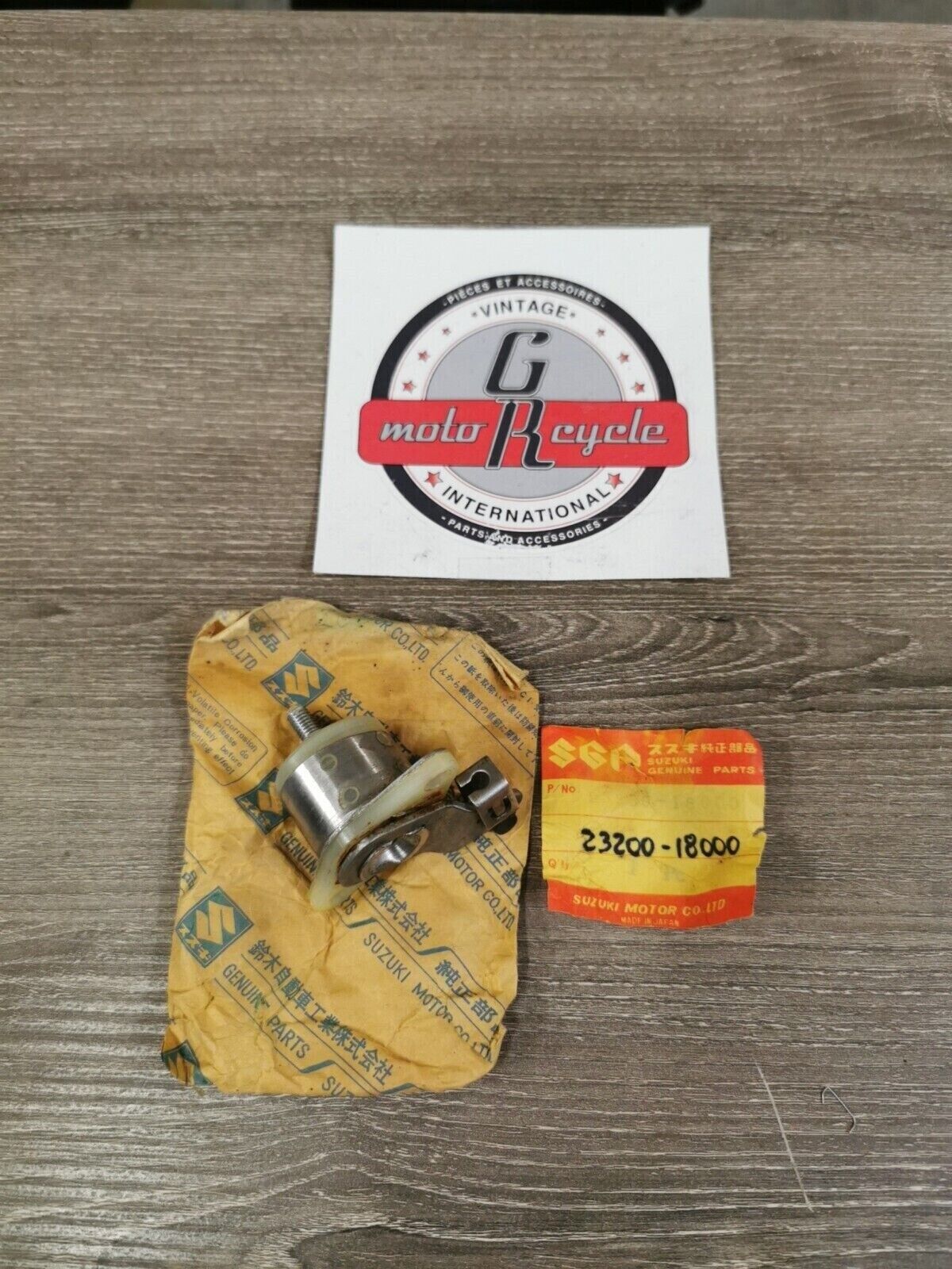 NOS SUZUKI T305 TC305 GT250 T350J CLUTCH RELEASE SCREW ASSY 23200-18000 S23