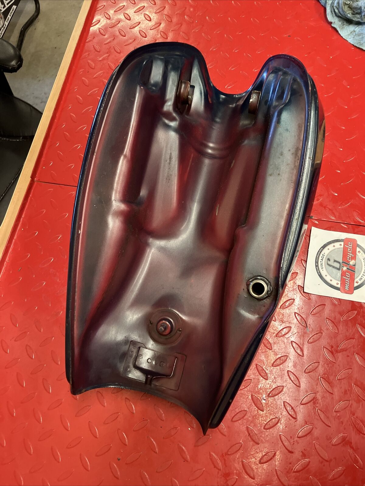 Kawasaki KZ750 1977 Fuel tank gas petrol reservoir 1976 1978 1979