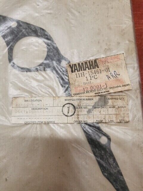 NOS Yamaha XZ550R CRANKCASE COVER GASKET 11H-15461-01 SUB. 11H-15461-11-00 Y102